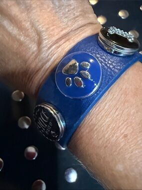 Snap Blue Leather Paw Charm Bracelet with 3 snaps